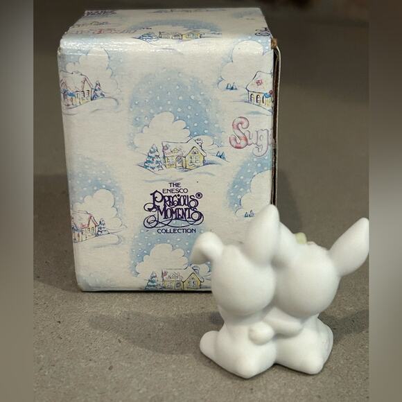 Precious moments sugar town caroling bunnies in box mistletoe Christmas holiday - Picture 3 of 5